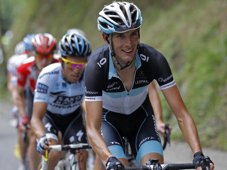 Andy Schleck (Leopard Trek) med Contador på hjul under årets Tour de France. I ugerne efter det store cykelløb har rytterne som regel travlt med at stille op i en række mindre gadeløb. 