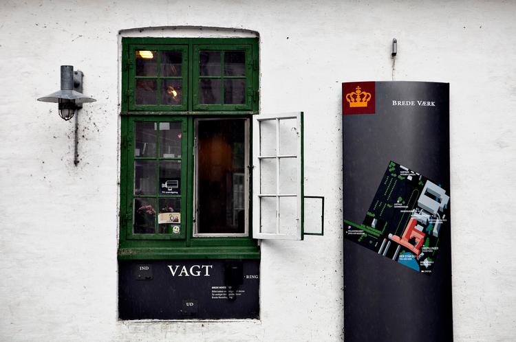 Alarm. Foruden Prinsens Palæ i det indre København har Nationalmuseet også afdelinger i blandt andet Brede. Alle steder er der ifølge museets egne vagter problemer med sikkerheden. 