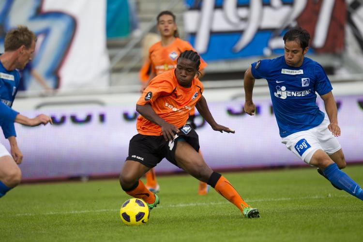 kuet. Det var to hold uden den store selvtillid, der mødtes på Lyngby Stadion. Hjemmeholdet trak det længste strå mod HB Køge. 
