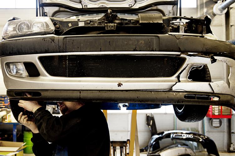 Reparationer. Ingen bilist ønsker at komme mere på værksted en nødvenigt. Med Monster Mk. 1-bilen ville man være der næsten konstant. 