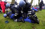 Benlås. Statsobducent kender til flere tilfælde af dødsfald efter benlås. Billedet stammer fra en politiøvelse. (Arkiv) 