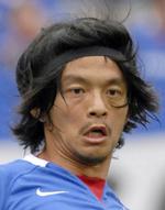 hjerteanfald. Den 34-årige forsvarsspiller Naoki Matsuda kollapsede til træning og er i »kritisk tilstand« blevet bragt til hospitalet. 
