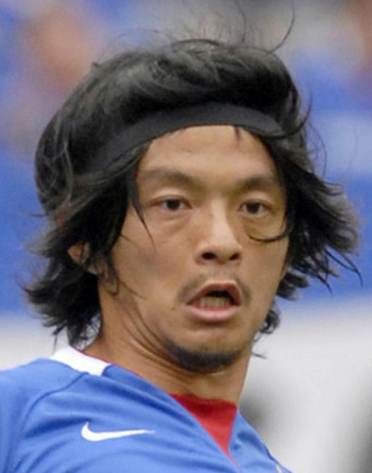 hjerteanfald. Den 34-årige forsvarsspiller Naoki Matsuda kollapsede til træning og er i »kritisk tilstand« blevet bragt til hospitalet. 
