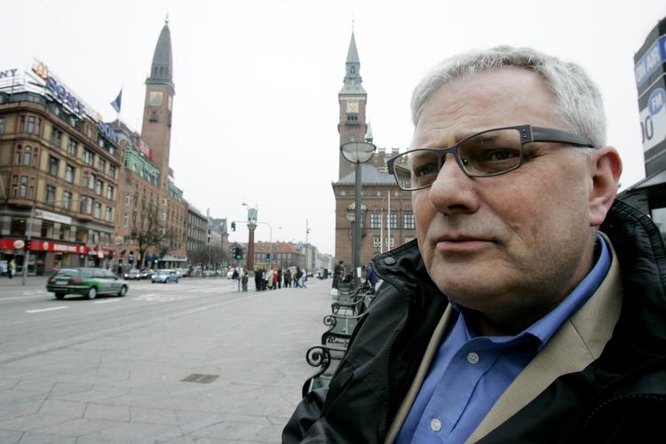 Automatreaktioner. Tidligere sundhedsminister Torben Lund efterlyser politikere, der tør sige fra over for tomme løfte og lovforslag. 