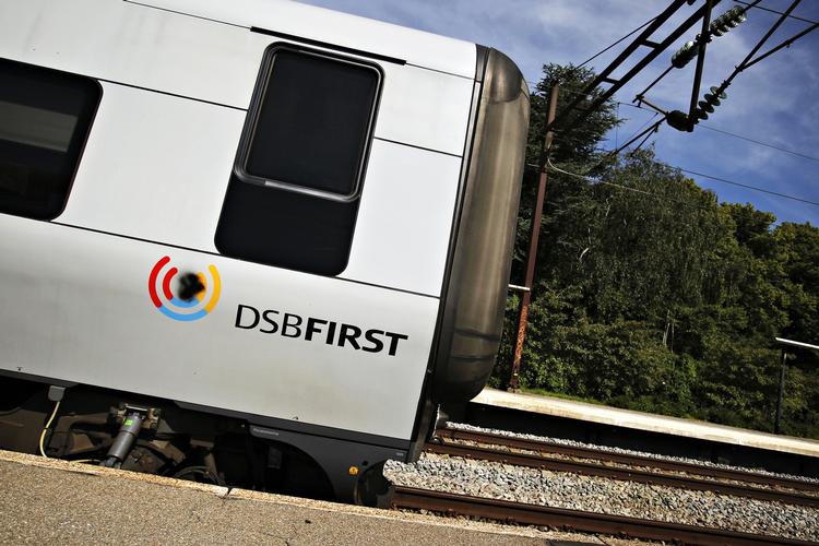 sporskifte. DSBFirst er endegyldigt reddet fra konkurs af skotske FirstGroup. (arkiv) 
