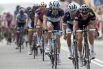 nedtur. Jakob Fuglsang (nr. 3 fra højre) skal oppe sig, hvis han skal vinde Post Danmark Rundt for fjerde år i træk. 