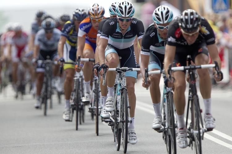 nedtur. Jakob Fuglsang (nr. 3 fra højre) skal oppe sig, hvis han skal vinde Post Danmark Rundt for fjerde år i træk. 