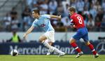 Matchvinder. 20-årige Jiloan Hamad (t.v.) har haft et fremragende år 2011. Landskampsdebut for Sverige blev onsdag fulgt op af avancement i Champions League. 