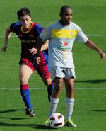 Skiftet. Den defensive midtbanespiller Romeu (t.v.) spiller i øjeblikket U20-VM i Colombia. Her er han i aktion i en træningskamp med Barcelonas B-hold mod Brasilien og Robinho i  2010. 