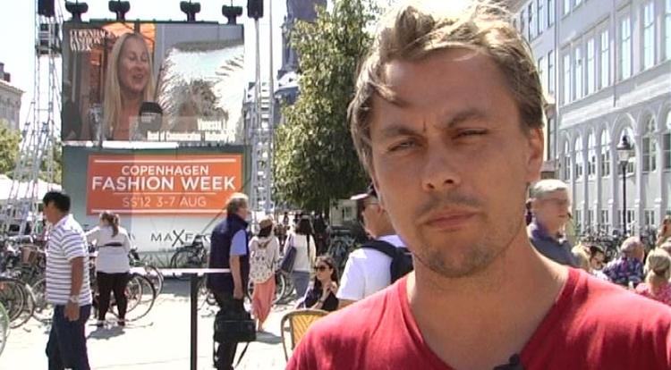 Modepolitiet. Adfærdsfilosof Pelle Guldborg Hansen vil gerne slippe for modeugen, hvis storskærme to gange årligt forkynder modens budskab. 