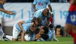 drama. Malmö-spillere i bunke-jubel efter den udligning mod Glasgow Rangers, der gav videre færd i kvalifikationsspillet. 