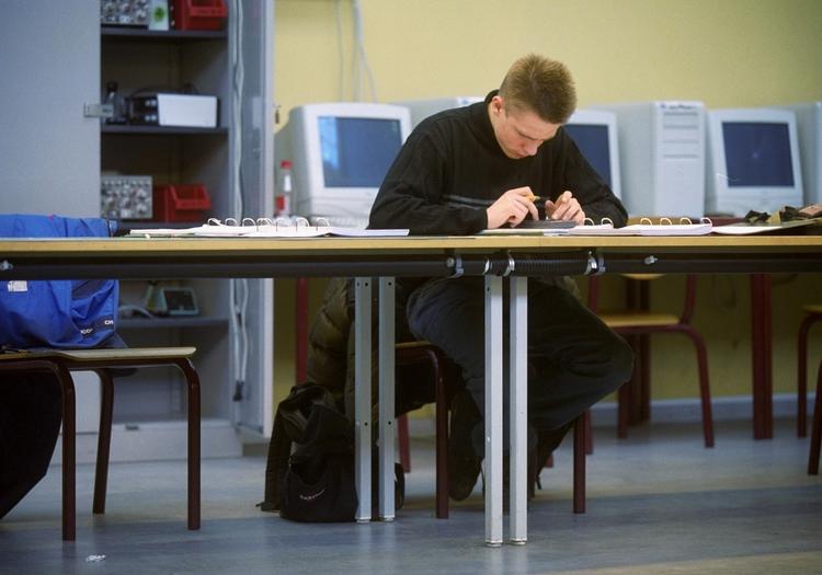 Dygtiggørelse. Vores nuværende uddannelsessystem vil aldrig kunne give 95 procent af en ungdomsårgang en relevant uddannelse, mener formanden for lederne af de danske erhvervsskoler. 