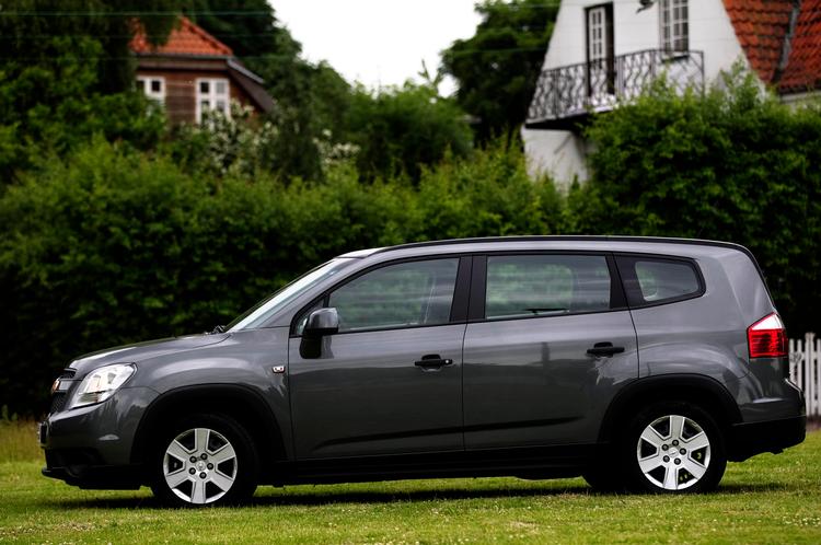 Familieflytter. Chevrolet Orlando har op til syv siddepladser. Indtil videre fås bilen kun med benzinmotor, men til næste år følger en dieseludgave. 