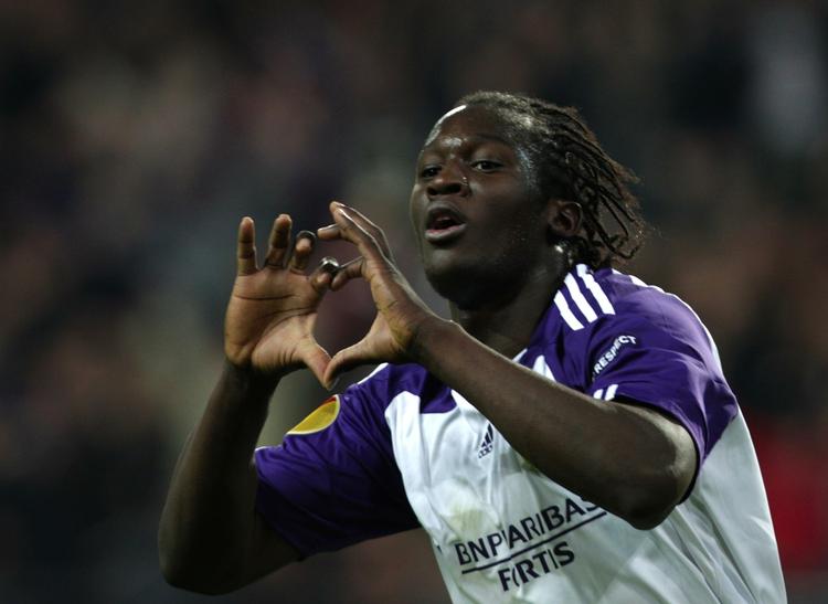 Chelsea-hjerte. Kæmpetalentet Romelu Lukaku er ifølge belgisk avis blevet enig med Chelsea om en kontrakt. 