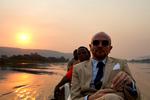 Undercover. Udstyret med et diplomatpas rejser journalist Mads Brügger undercover i Centralafrika. Det giver ham adgang til magtens inderkredse. 