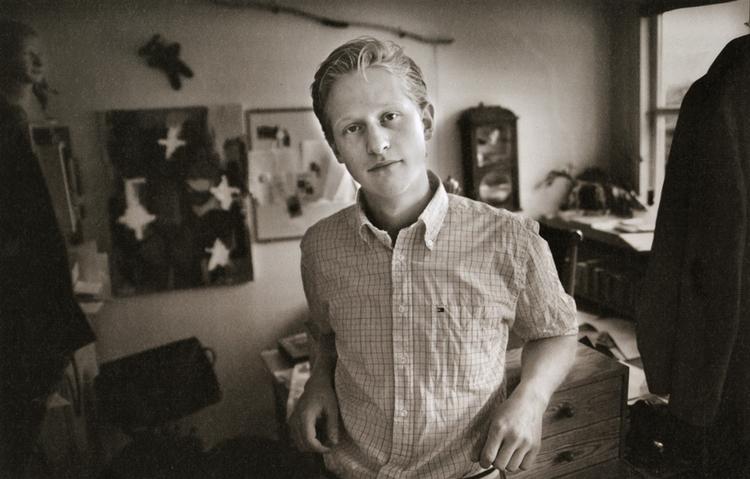 Tab. Ole-Bjørn Kolbæk fortæller om storebroderens selvmord. Ole-Bjørn Kolbæk gav sine gymnasiekammerater  besked med det samme. De udviste stor forståelse og gav ham søde kommentarer. »Det tror jeg var kolossalt vigtigt for mig på det tidspunkt«. 