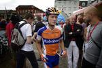 ude. Matti Breschel nåede at køre i førertrøjen i Post Danmark Rundt, men sygdom tvinger danskeren ud før finalen. 