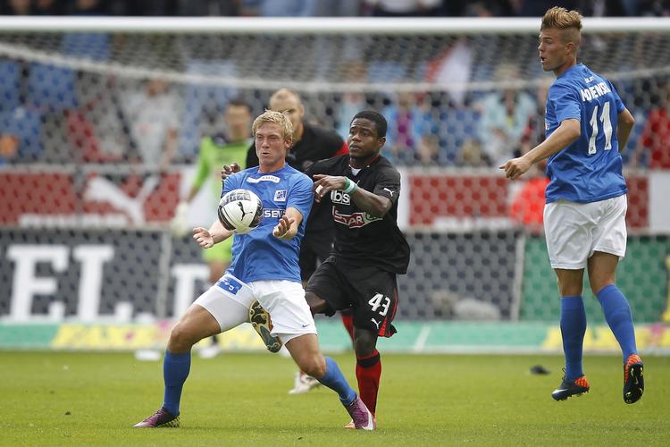 2-1. FC Midtjylland skulle have lukket opgøret mod Lyngby tidligt i kampen, men nordsjællænderne holdt sig inde i dysten. 