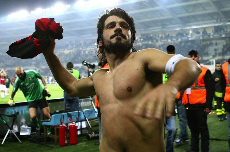 rettigheder. AC Milans anfører Gennaro Gattuso er blandt de 20 anførere, der forsøger at lægge pres på ligaens præsident for at få en forlængst indgået aftale underskrevet. 