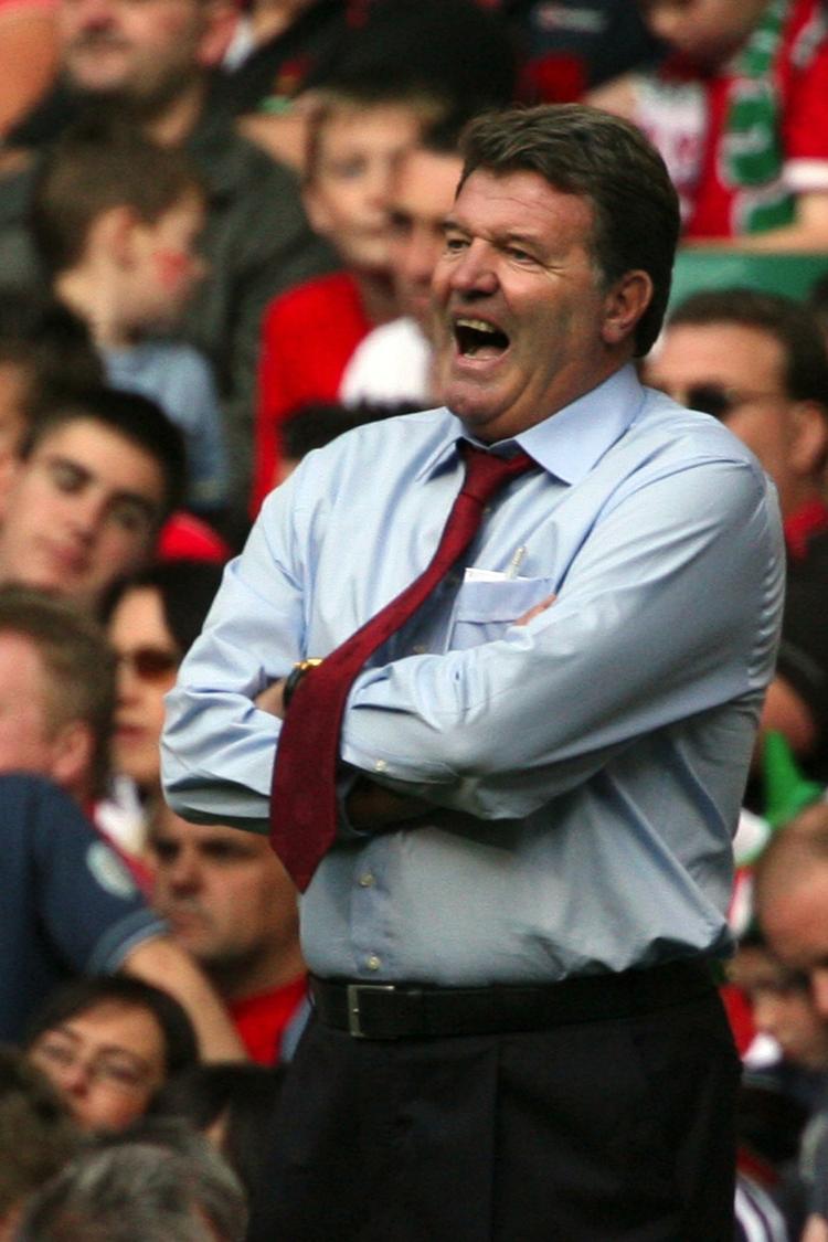 landstræner. John Toshack i spidsen for det walisiske landshold i en kamp mod Slovakiet i 2008. 