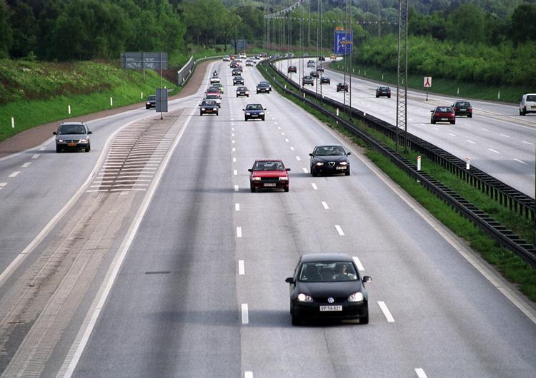 LETTELSE. Information om hastighed og forsinkelser skal få trafikken til at glide bedre på Helsingørmotorvejen. 