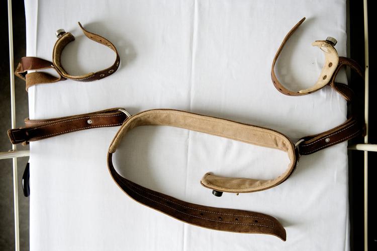 Hjælp. 40.000 flere danskere søgte hjælp i psykiatrien i 2009 i forhold til 2000. Der er brug for langt flere sengepladser. 