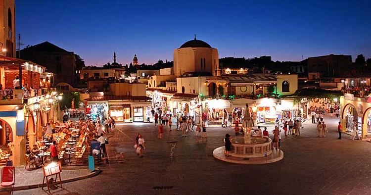 CHARTERLIV. Regn eller sol. Charterbranchen sælger masser af rejser hvert eneste år. 