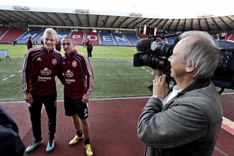debutanter. Mens 19-årige Nicolai Boilesen (tv.) er blevet lovet debut i aften, kræver det nok en indskiftning, hvis 20-årige Bahim Kadrii ligeledes skal blive A-landsholdsspiller. 