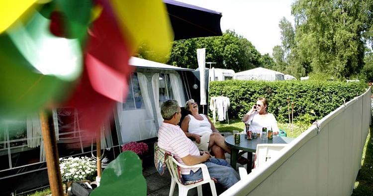 HYGGE. De danske campingpladser har oplevet fremgang i år sammenlignet med sidste år. Her stemning på Hundige Strand Familiecamping. 