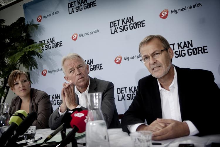 Trio. SF's ledelse ved pressemødet i forbindelse med sommergruppemødet, hvor partiet kom med 12 valgløfter. Fra venstre ses Astrid Krag, Villy Søvndal og Ole Sohn. 