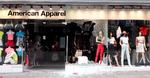 Plyndring. Denne butik i Manchester er en af de utallige forretninger, der har  haft 'besøg' af uromagere. 