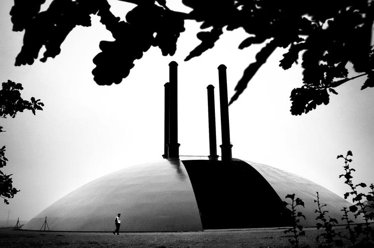 ELIA. Ingvar Cronhammars stålskulptur, der blev indviet i Herning i 2001, er 32 meter høj og har en diameter på 30 meter. 