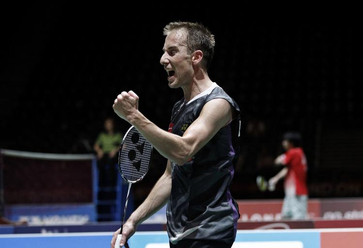 kvartfinale. Peter Gade virkede rystet i andet sæt i kampen mod Simon Santoso, men danskeren kvaste langsomt modstanden ud af den unge indoneser i et flot tredje sæt. 