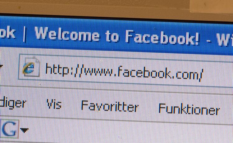 Misforståelse. Facebook-brugere over hele verden kan ånde lettet op. Det var falsk alarm, at en hackergruppe erklærede dommedag for det sociale netværk den 5. november. 