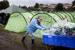 Regn. Smukfesten går en våd søndag i møde. Eftermidddagen byder på omkring 10 millimeter regn med risiko for torden. 