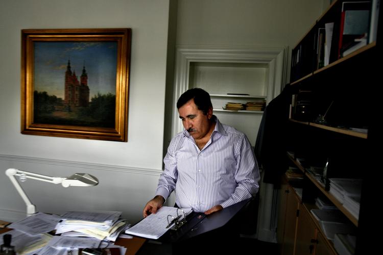 MF. Der er tre muslimer på Christiansborg. Hüseyin Arac (S) er en af dem. 