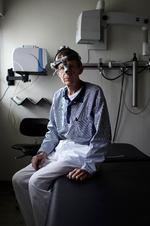 frivillig. Øre-, næse- og  halslæge Peter Poulsen har for  nylig sluttet sig til netværket, der hjælper illegale udlændinge. 