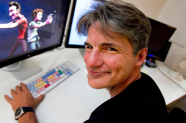 vulgær CONNAISSEUR. Craig Frank har samlet på bandeord, siden han kom til Danmark for 20 år siden. Hans første favorit var 'kødhoved', lige nu er det 'piksvin'. Interessen for vulgariteter lever Craig Frank fuldt ud i sin nye animationsfilm 'Jensen &amp; Jensen'. 