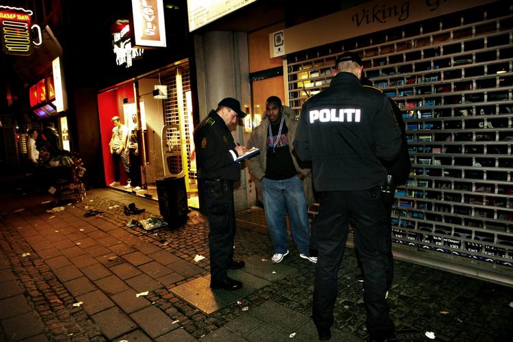 Våbenløs. 98 procent af de visiterede københavnere har fået krænket deres fundamentale rettigheder, mener R-borgmester. 