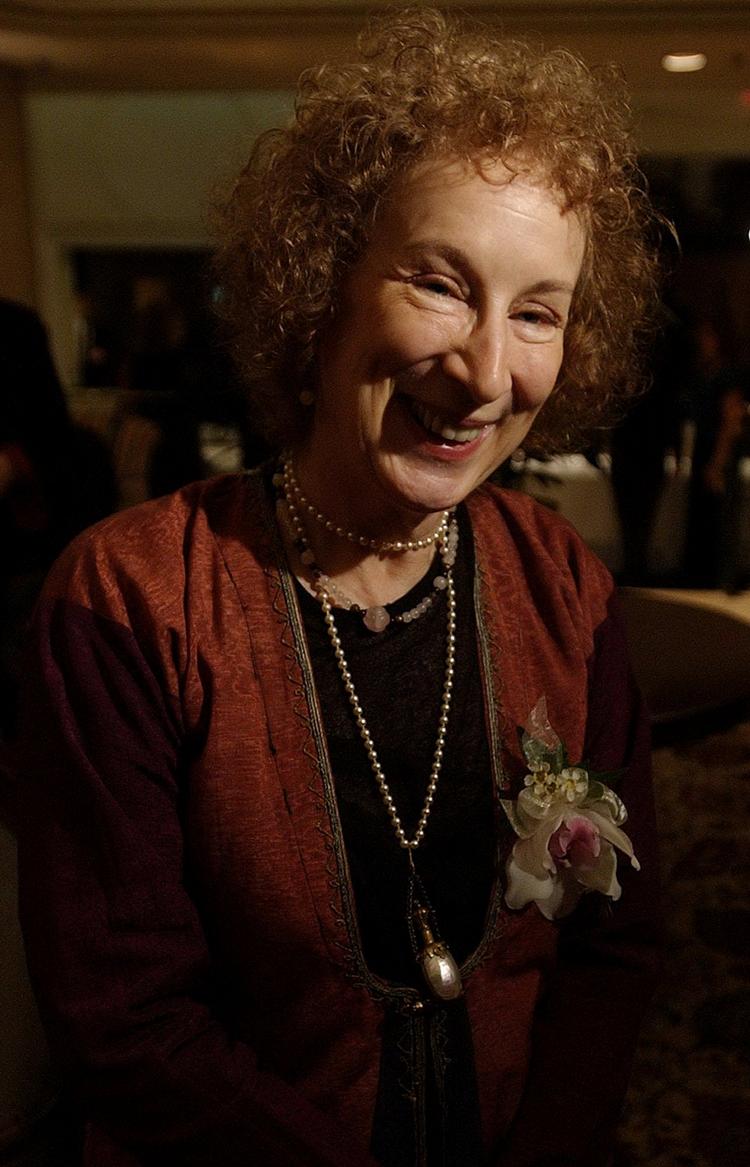 klimalitteratur. Margaret Atwood (billedet) er én af de britiske forfattere, der bidrager til novellesamling om klimakrisen. 