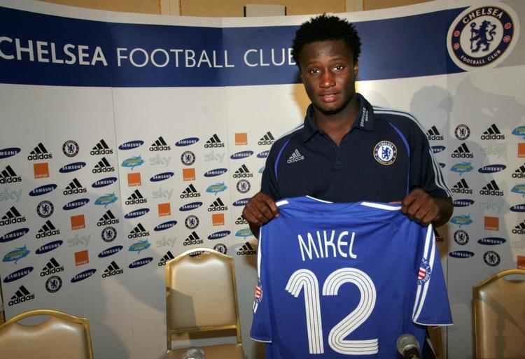 stamspiller. Siden 2006 har John Obi Mikel spillet 203 kampe for Chelsea, men nu står han overfor en helt anden udfordring. 