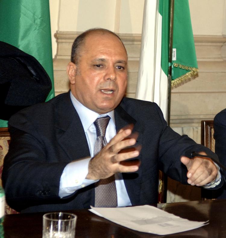 Libyens indenrigsminister Nassr al-Maboruk Abdullah er landet i Egypten med ni af sine familiemedlemmer. 