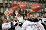 Ligeløn. Ligebehandlingsnævnet behandlede kun to sager om ulige løn mellem kønnene i hele 2010. HK kræver åbne lønstatistikker. 