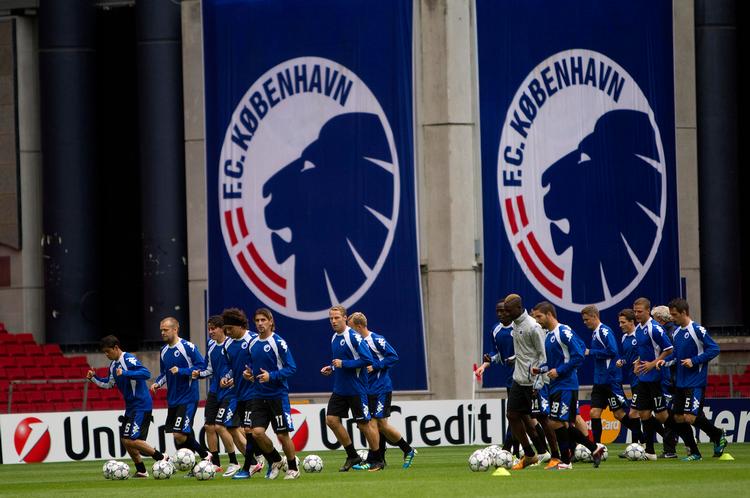 sejrskrav. Det nye FC København trænede i aftes på hjemmebanen i Parken før aftenens første dyst om de attraktive billetter til Champions League-gruppespillet. Foto: Thomas Sjørup/Polfoto 