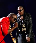 Storladent. Det  er ti år siden, at Kanye West og Jay-Z indledte  deres tætte samarbejde. Det kulminerer nu med et fælles album, der med storladen hiphop og titaniske armbevægelser går frontalt mod  tidens logik af små blog-udgivelser og soveværelsesindspilninger. 