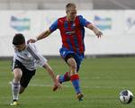 hurtig. Da Rosenborg mødte Viktoria Plzen kunne Daniel Holm i hvert fald ikke følge med Daniel Kolar. 