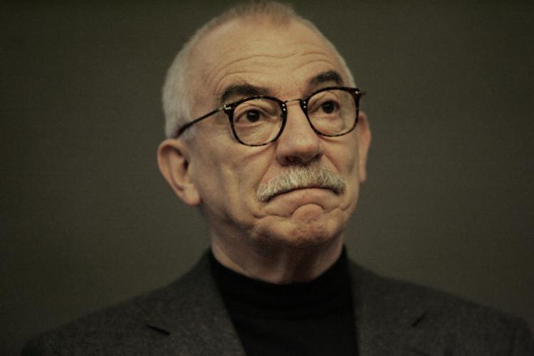 Støtte. Uffe Ellemann-Jensen stiller sig nu i spidsen for en pengeindsamling til tidligere talsmand for Muslimernes Fællesråd Zubair Butt Hussein. 