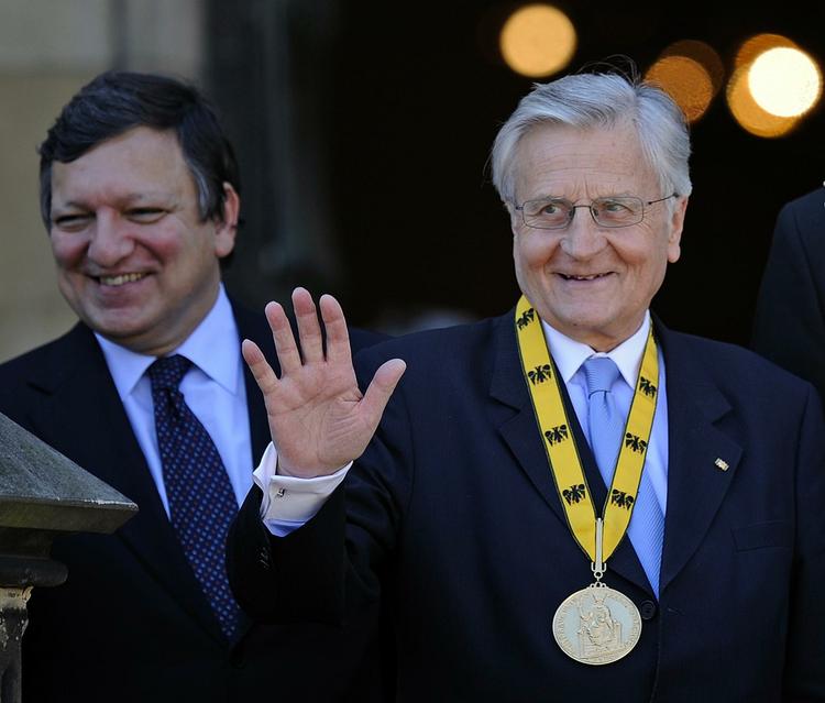 Finansmand. Jean-Claude Trichet, der er direktør for Den Europæiske Centralbank, bliver hædret med Charlemagne-prisen for at have holdt euroen stabil under finanskrisen. 