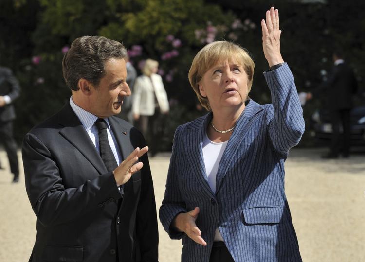 Møde. Frankrigs præsident, Nicolas Sarkozy, og Tysklands forbundskansler, Angela Merkel, i Paris. 