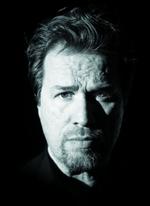 Uimodståelig. Sammen med Jesper Bodilsen (bas) og Jonas Johansen (trommer) skaber pianisten Jacob Christoffersen noget af det mest besættende og vedkommende klavertriojazz herhjemme lige nu. 